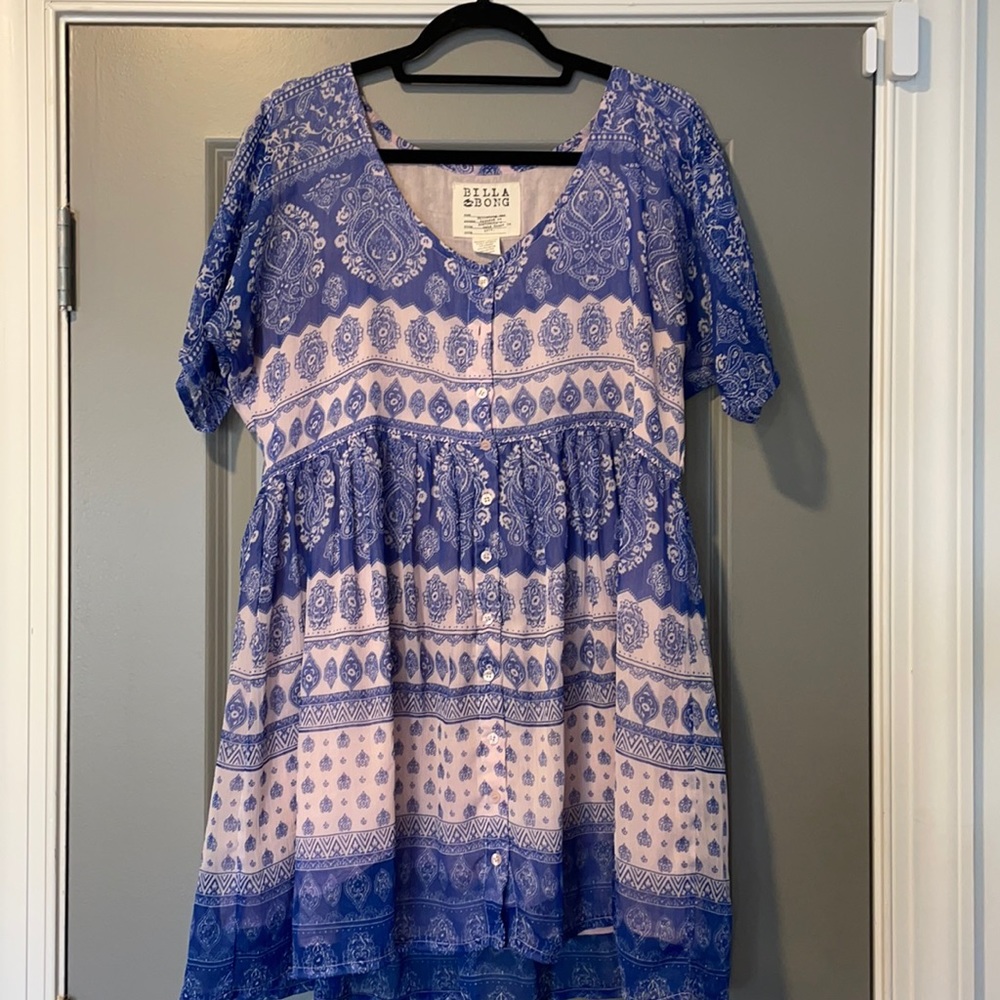 Billabong paisley size small lightweight dress